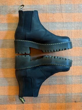 Dr. Martens Rometty Boots Women’s 9